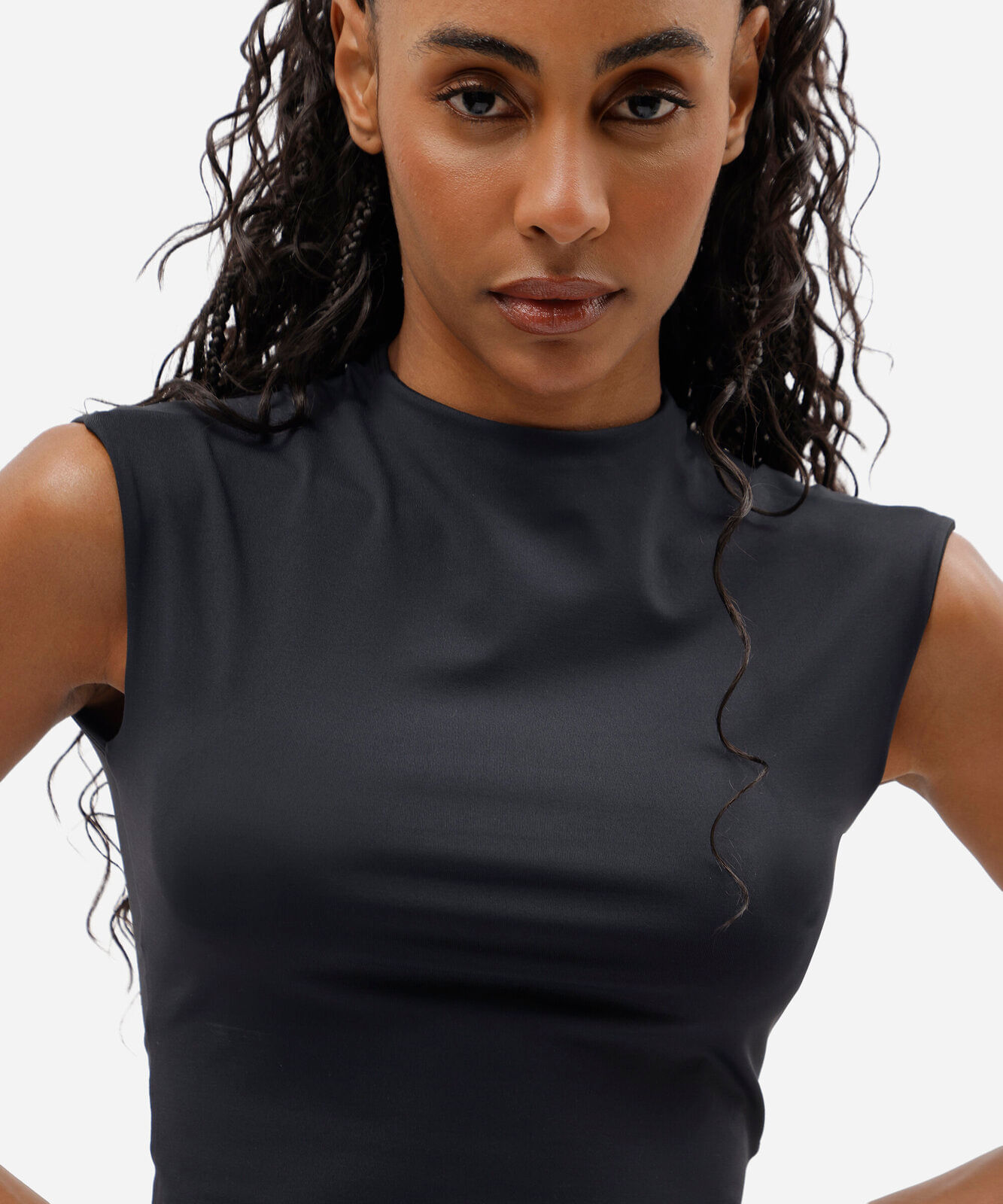 regata cropped esportiva feminina gola alta preta