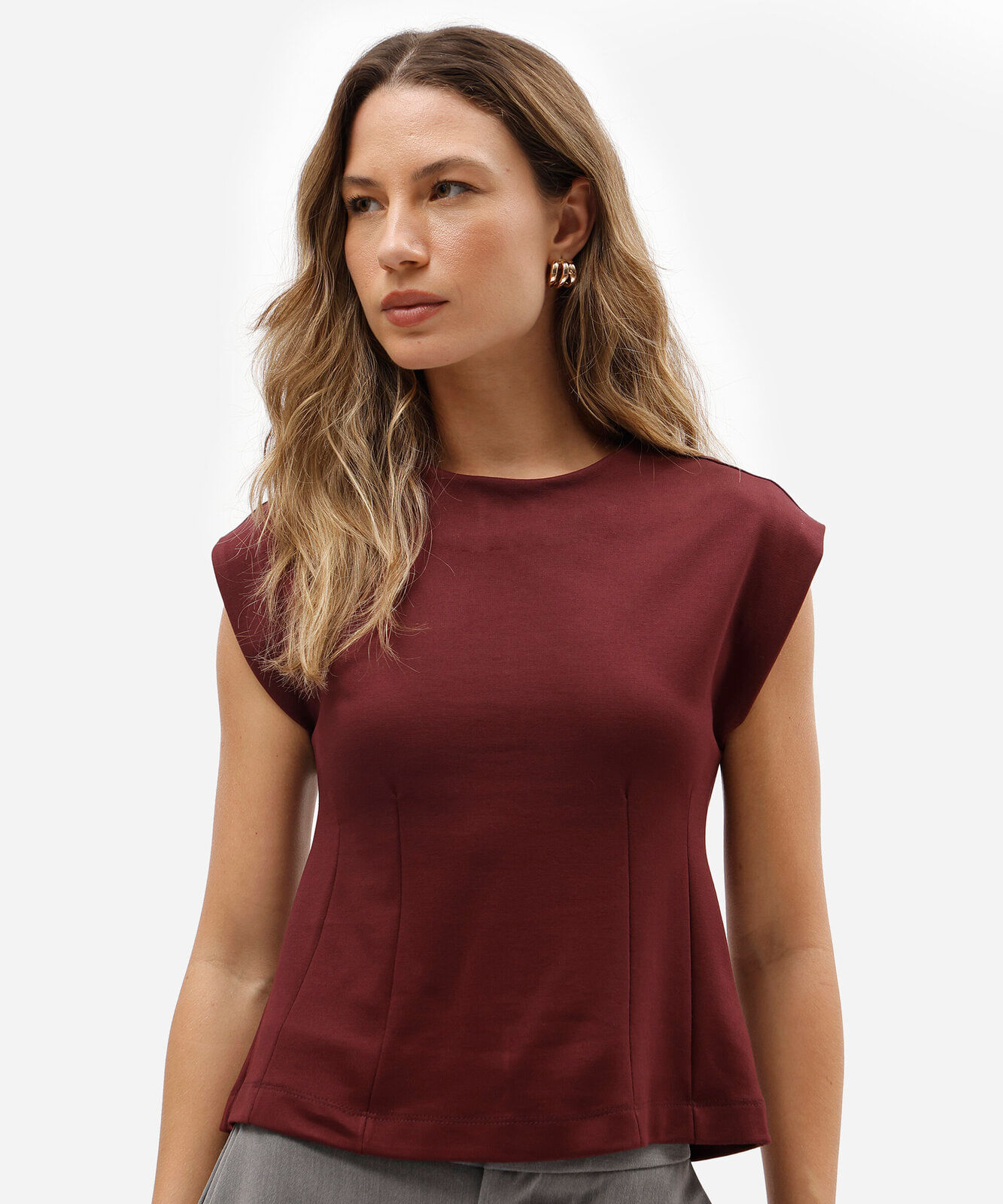 blusa muscle feminina decote redondo vinho