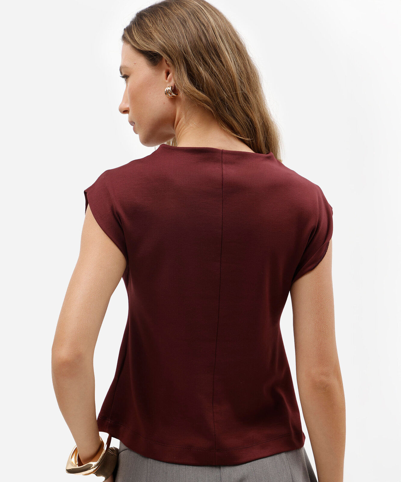 blusa muscle feminina decote redondo vinho