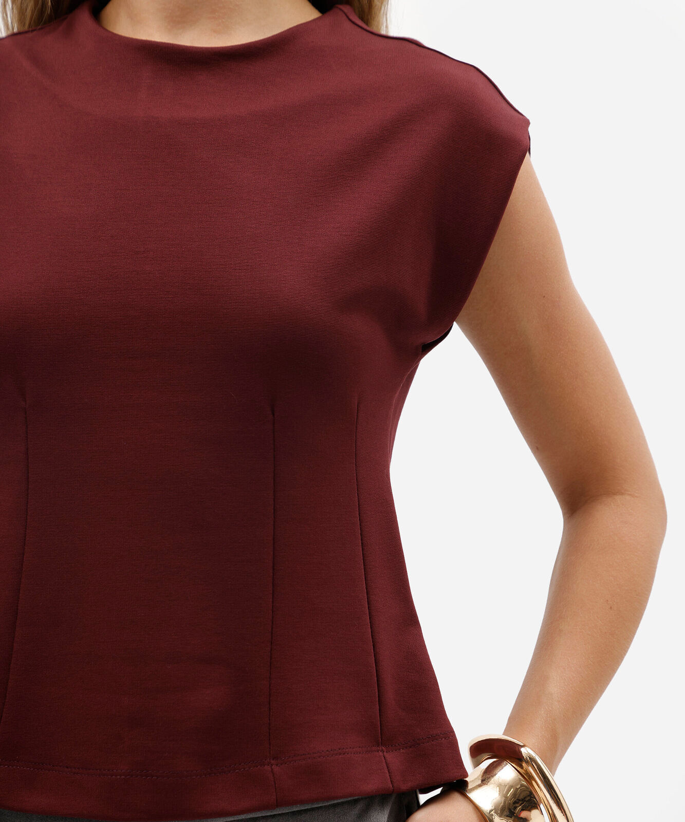 blusa muscle feminina decote redondo vinho