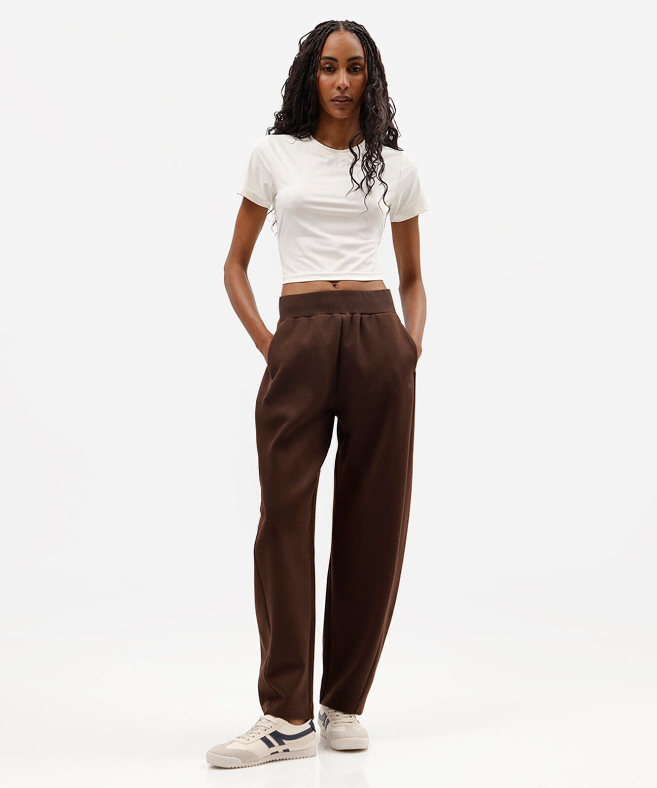 calça barrel feminina de moletom esportiva marrom