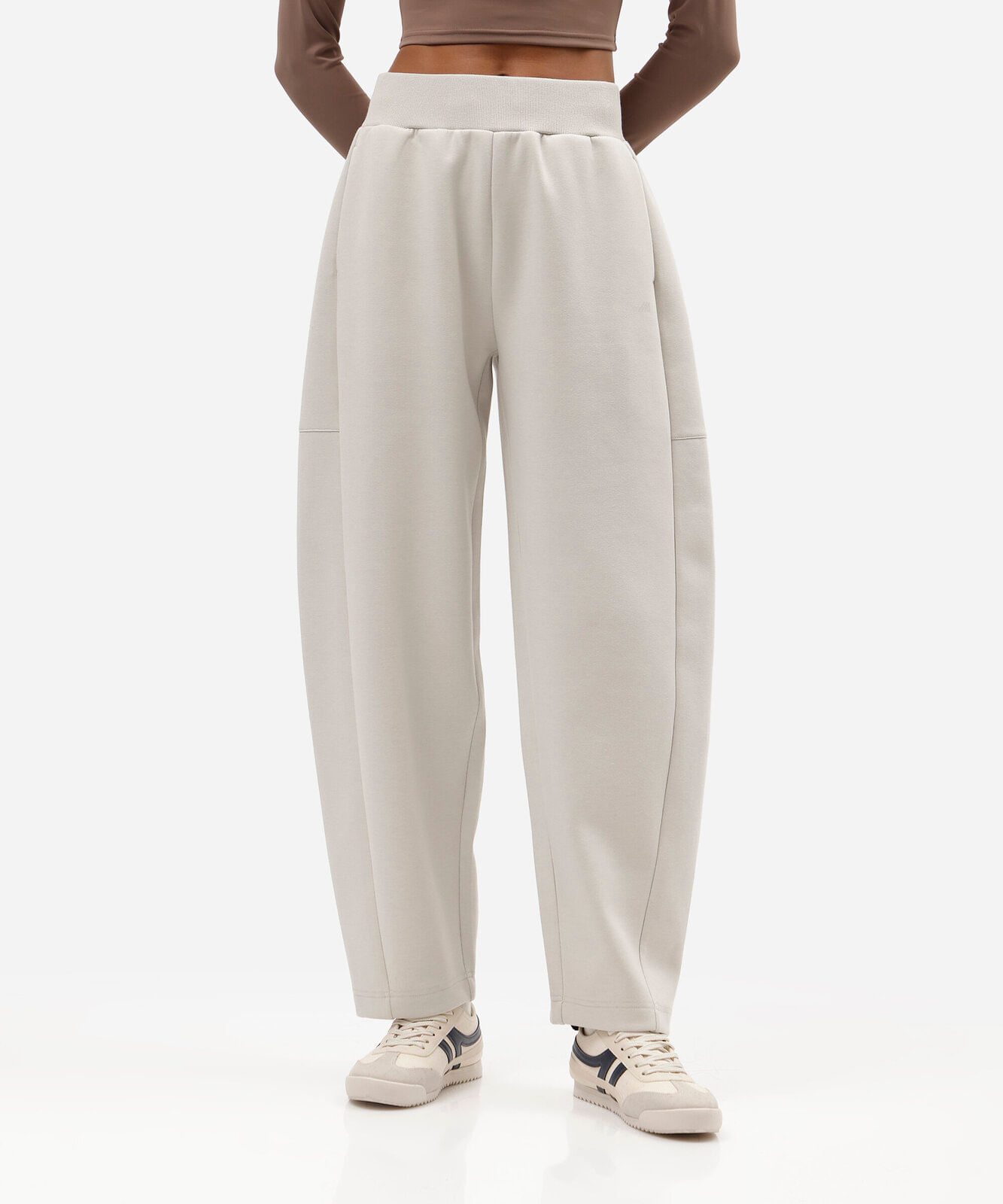 calça barrel feminina de moletom esportiva cinza