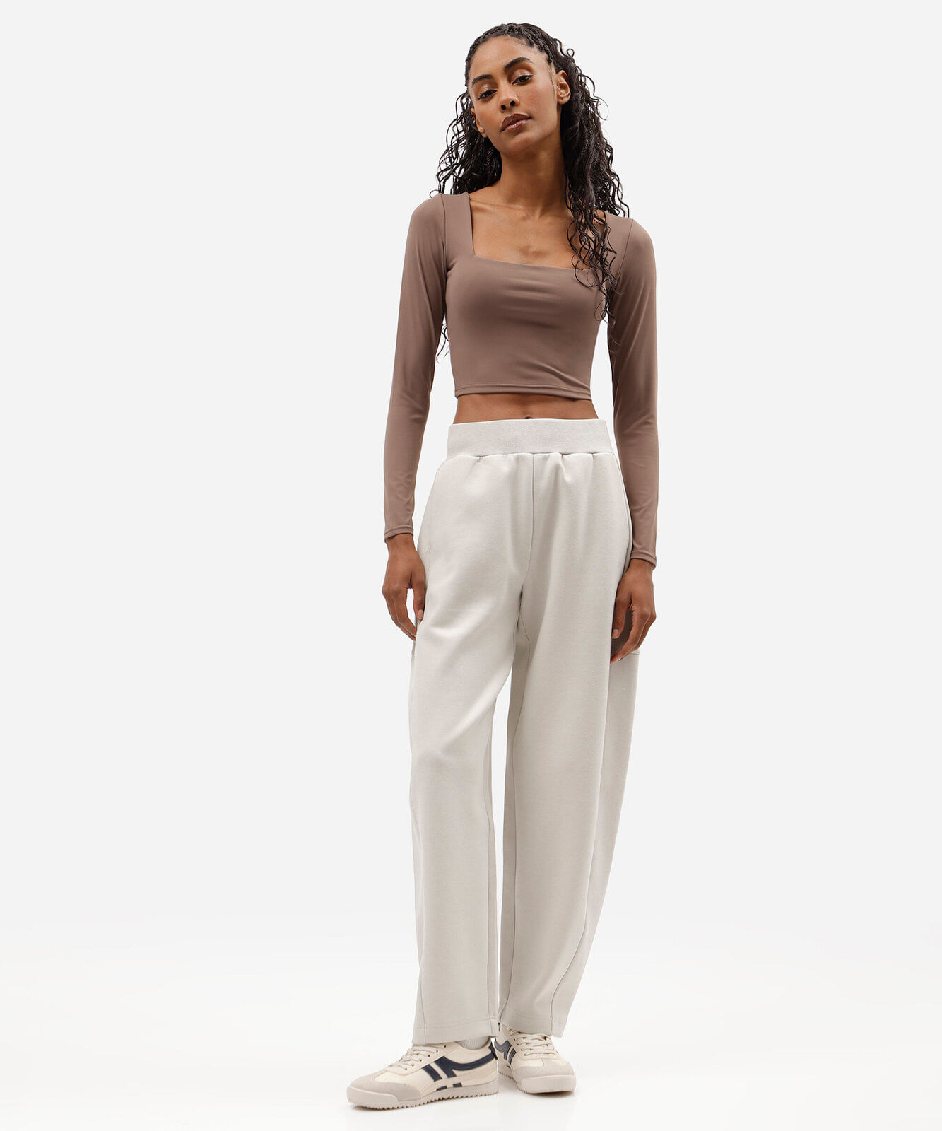 blusa cropped esportiva feminina manga longa marrom