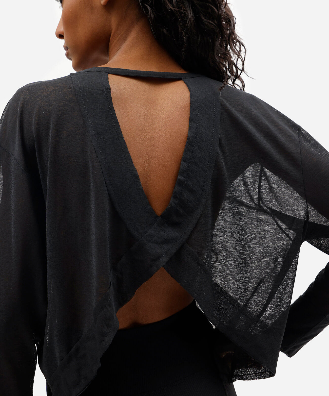 blusa esportiva feminina manga longa com recorte preta