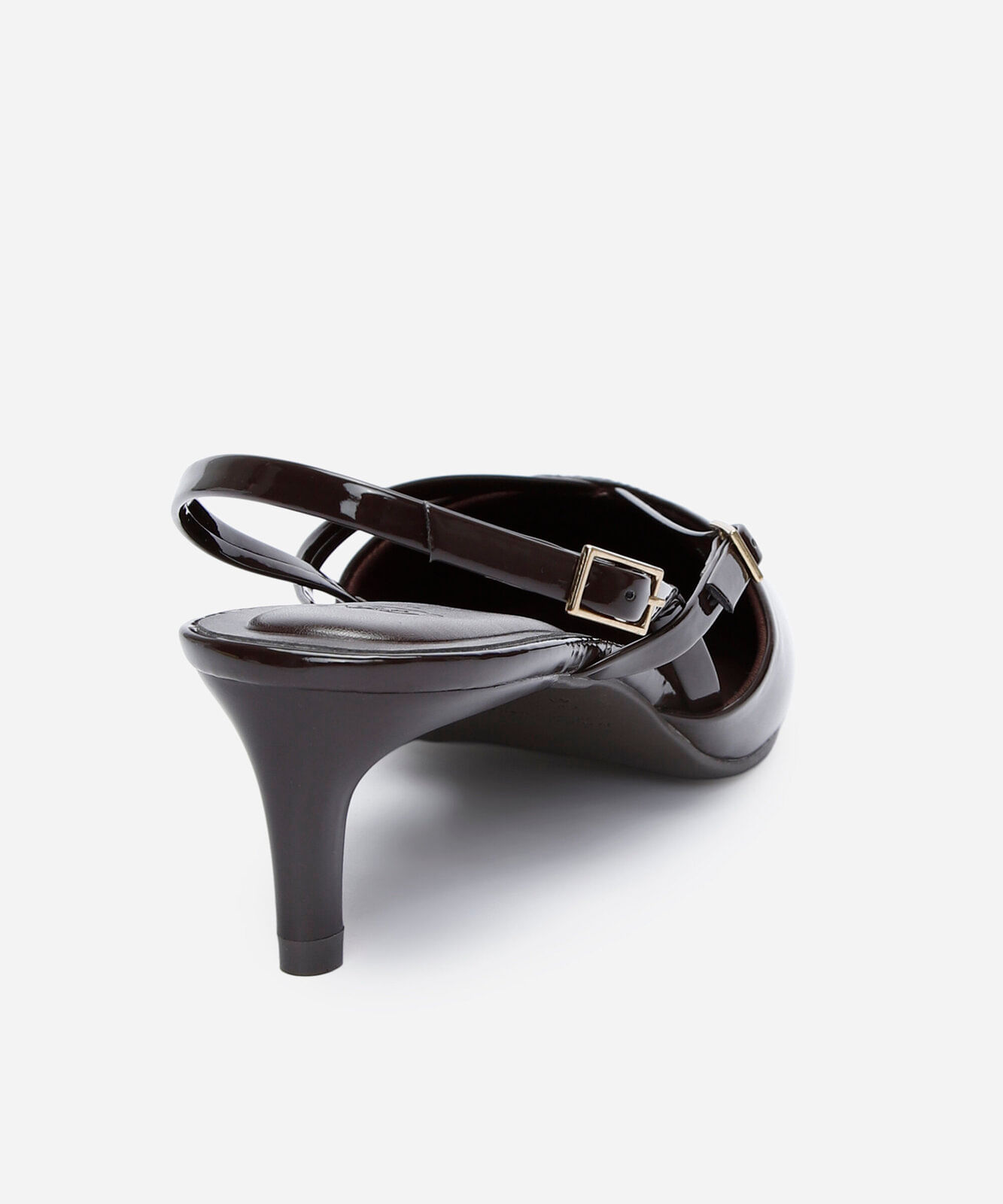 scarpin slingback bico fino salto baixo marrom