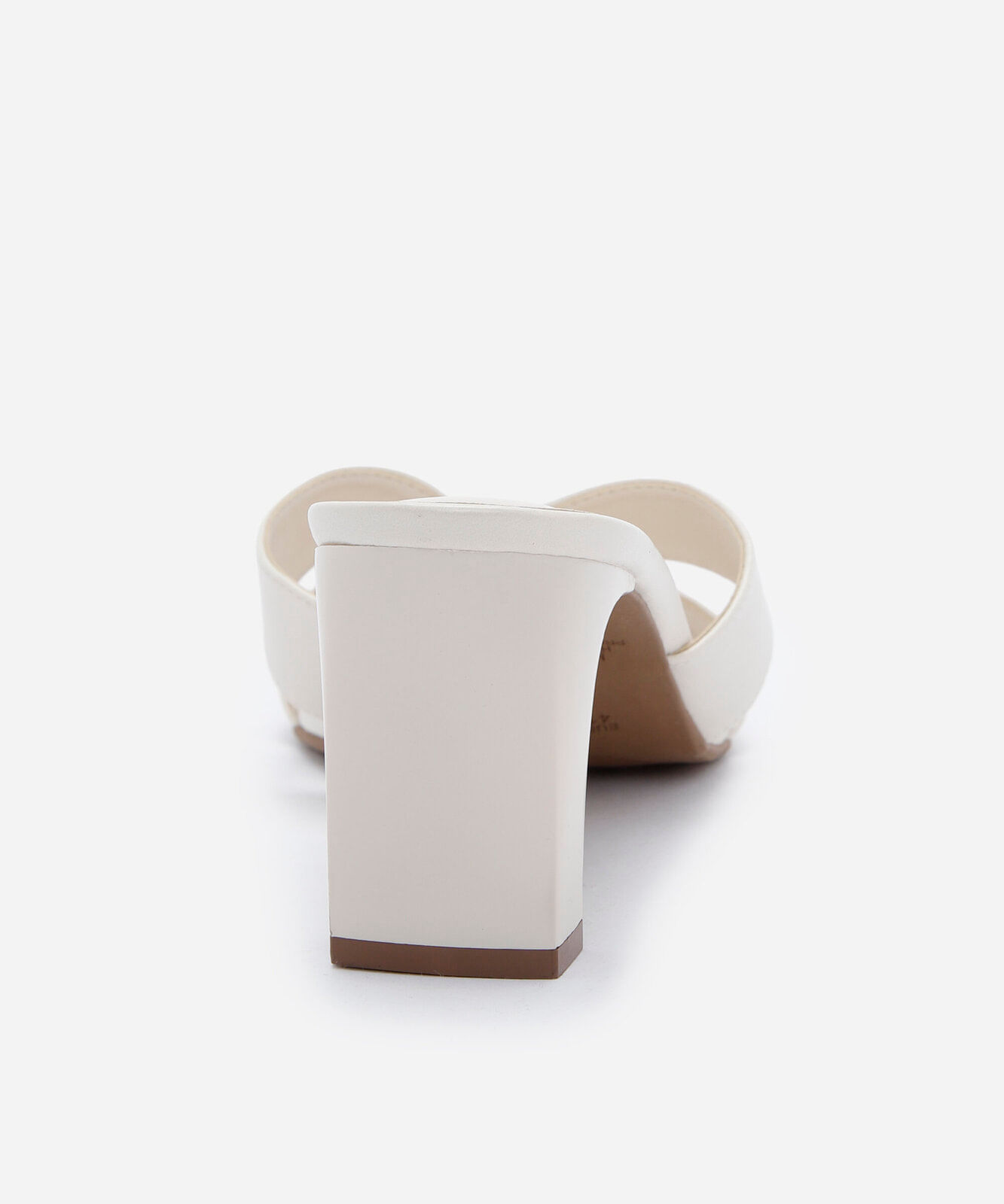 tamanco bico quadrado com recorte salto grosso off white