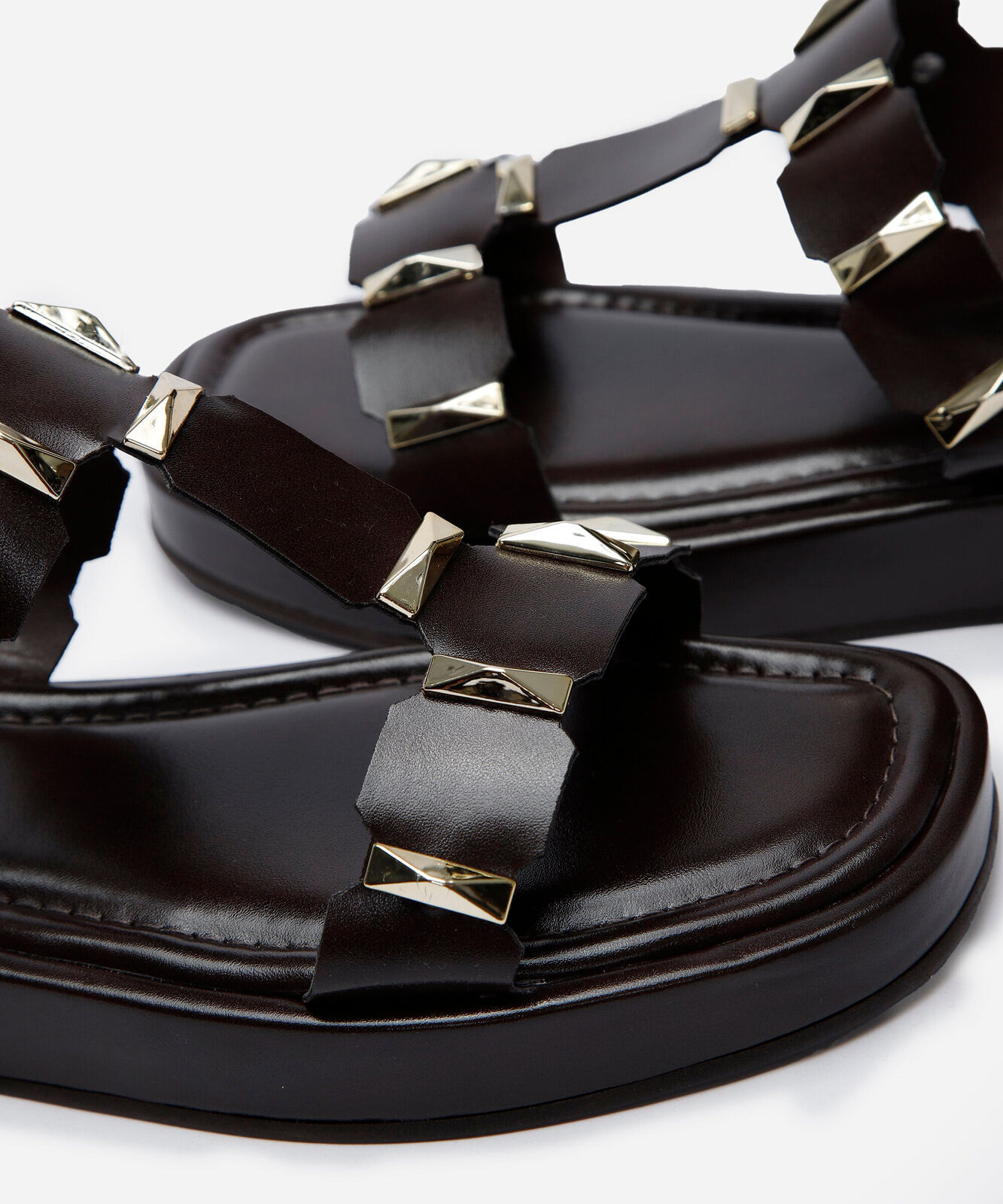 rasteirinha flatform com tira geométrica marrom