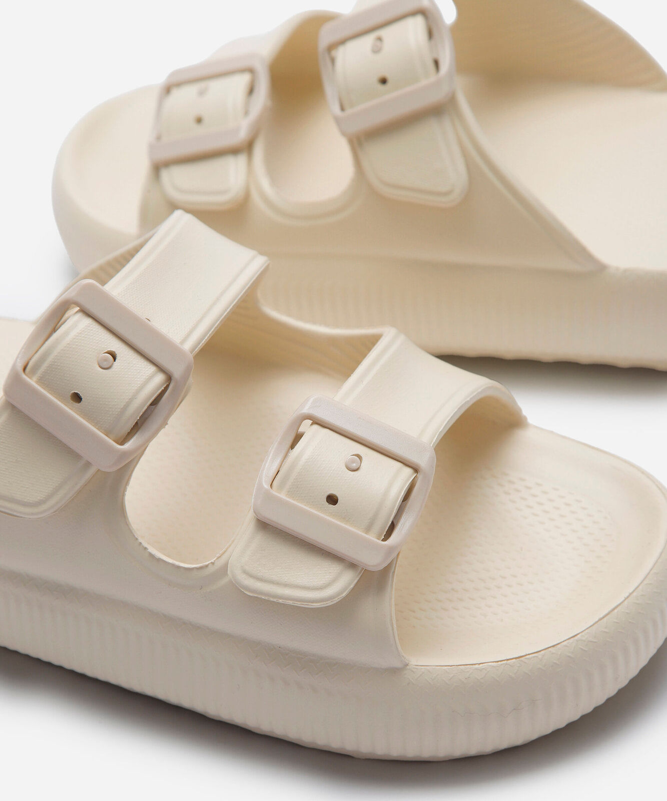 papete com fivela dupla off white