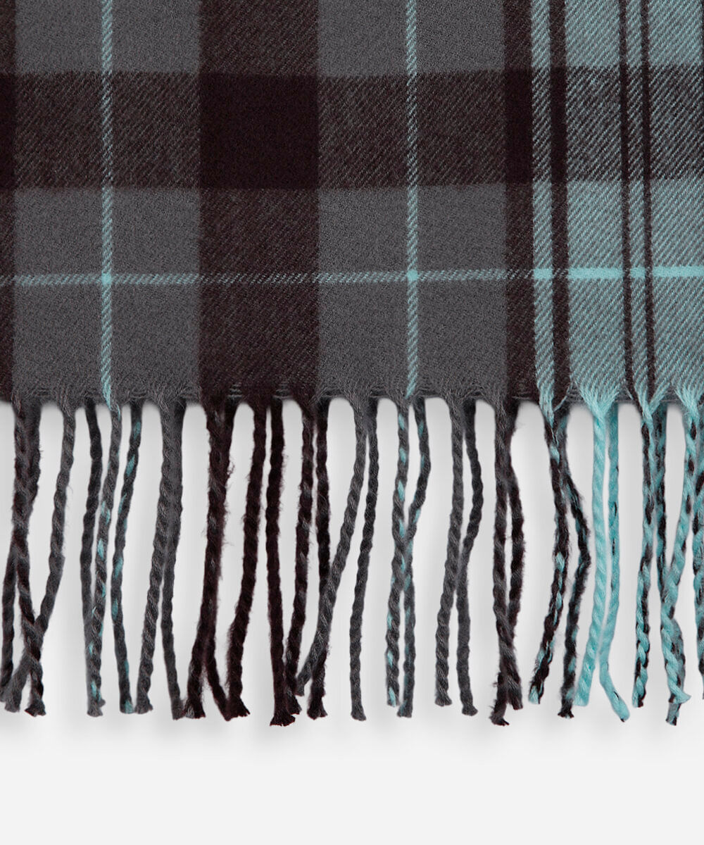 cachecol de tricot leve xadrez com franjas colorido