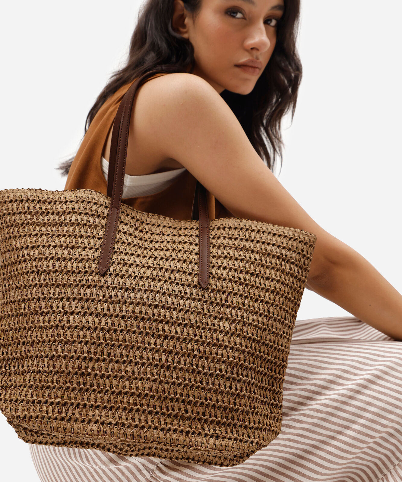 bolsa shopper texturizada bege