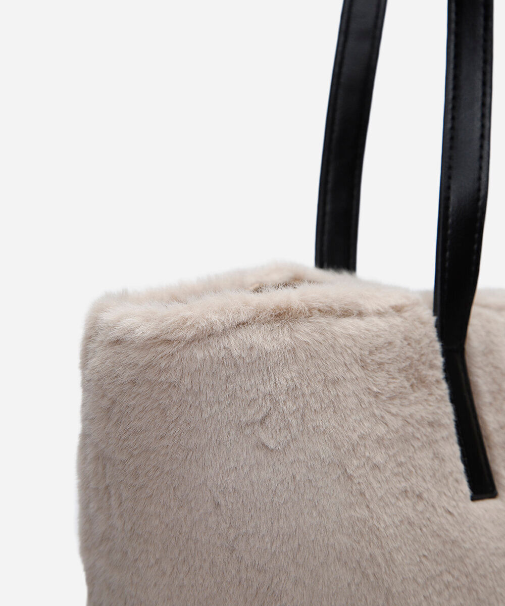 bolsa shoulder pelúcia bege