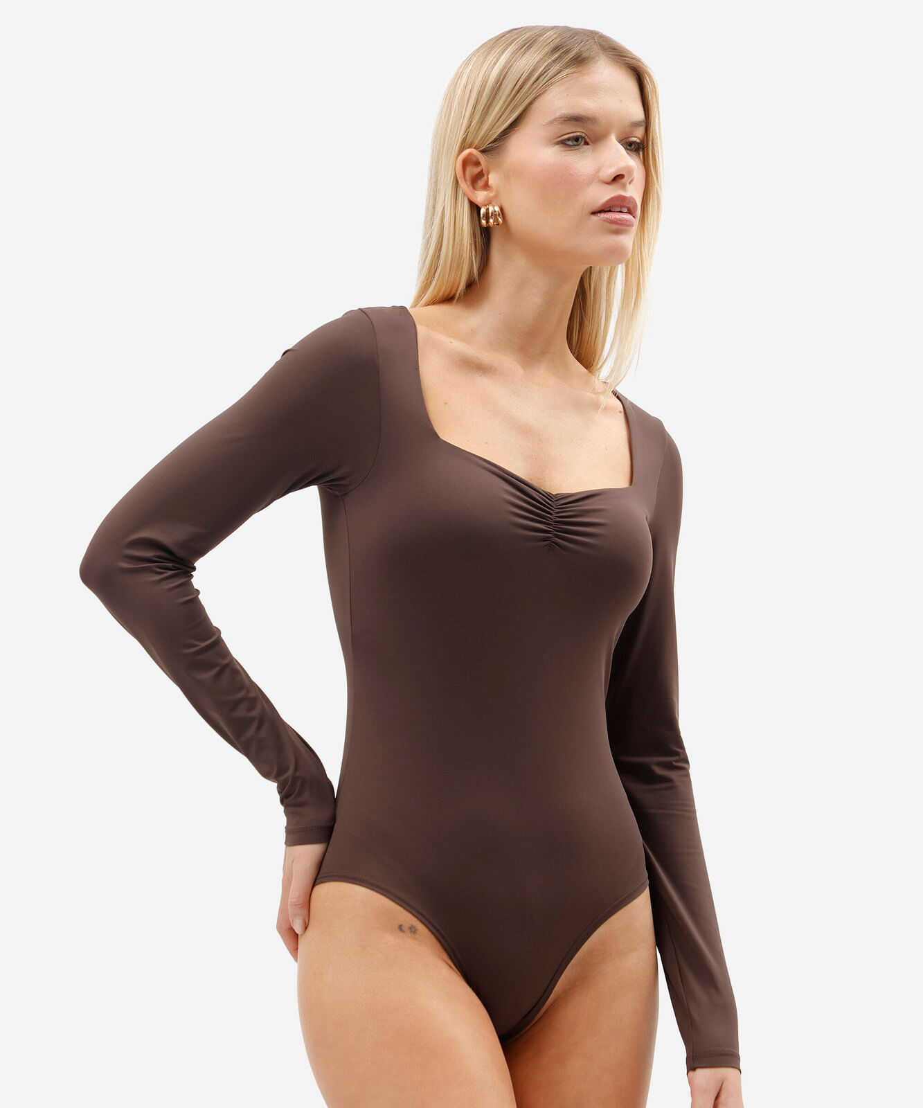body feminino de poliamida manga longa com franzido marrom