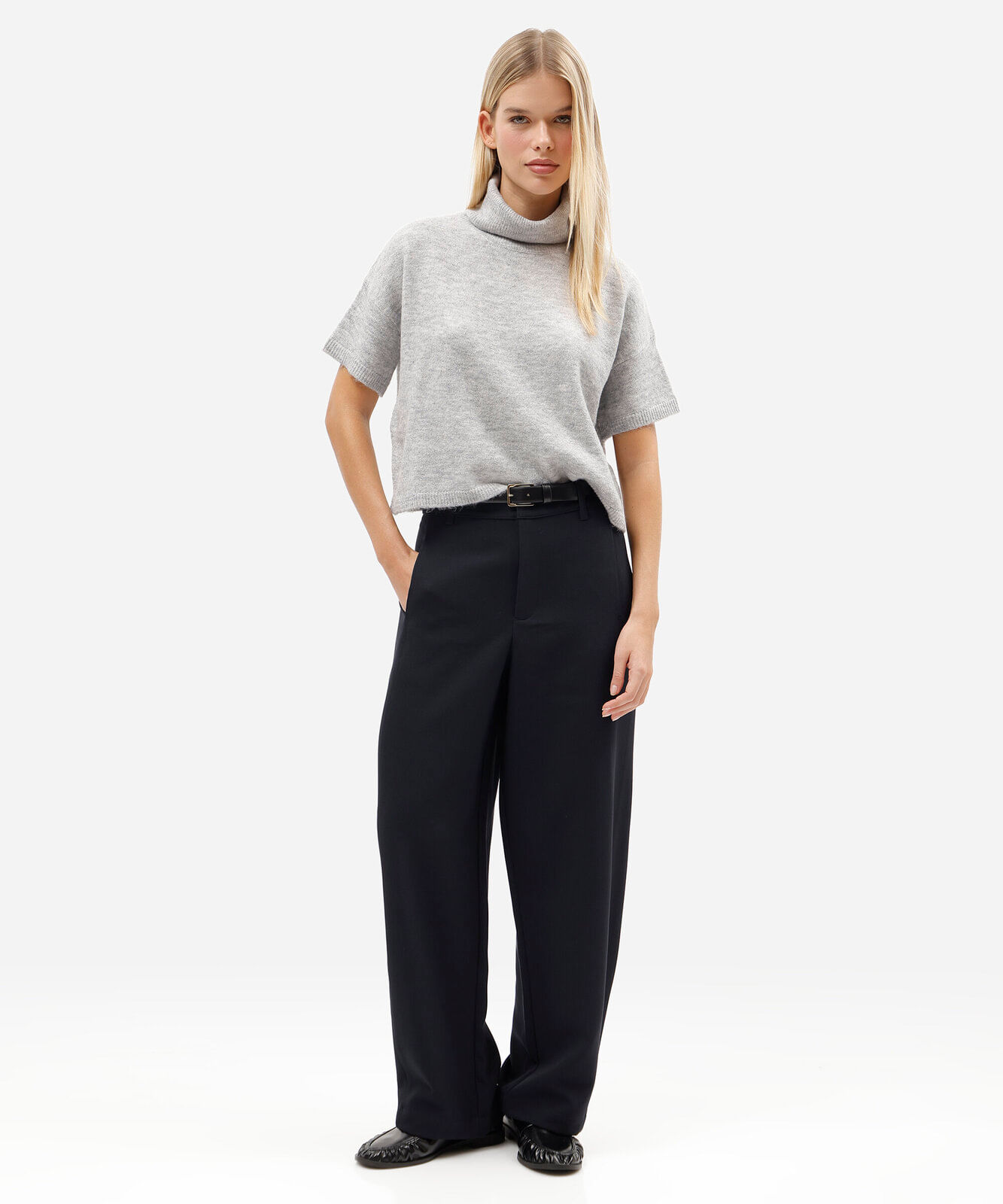 blusa feminina de tricot gola alta manga curta cinza