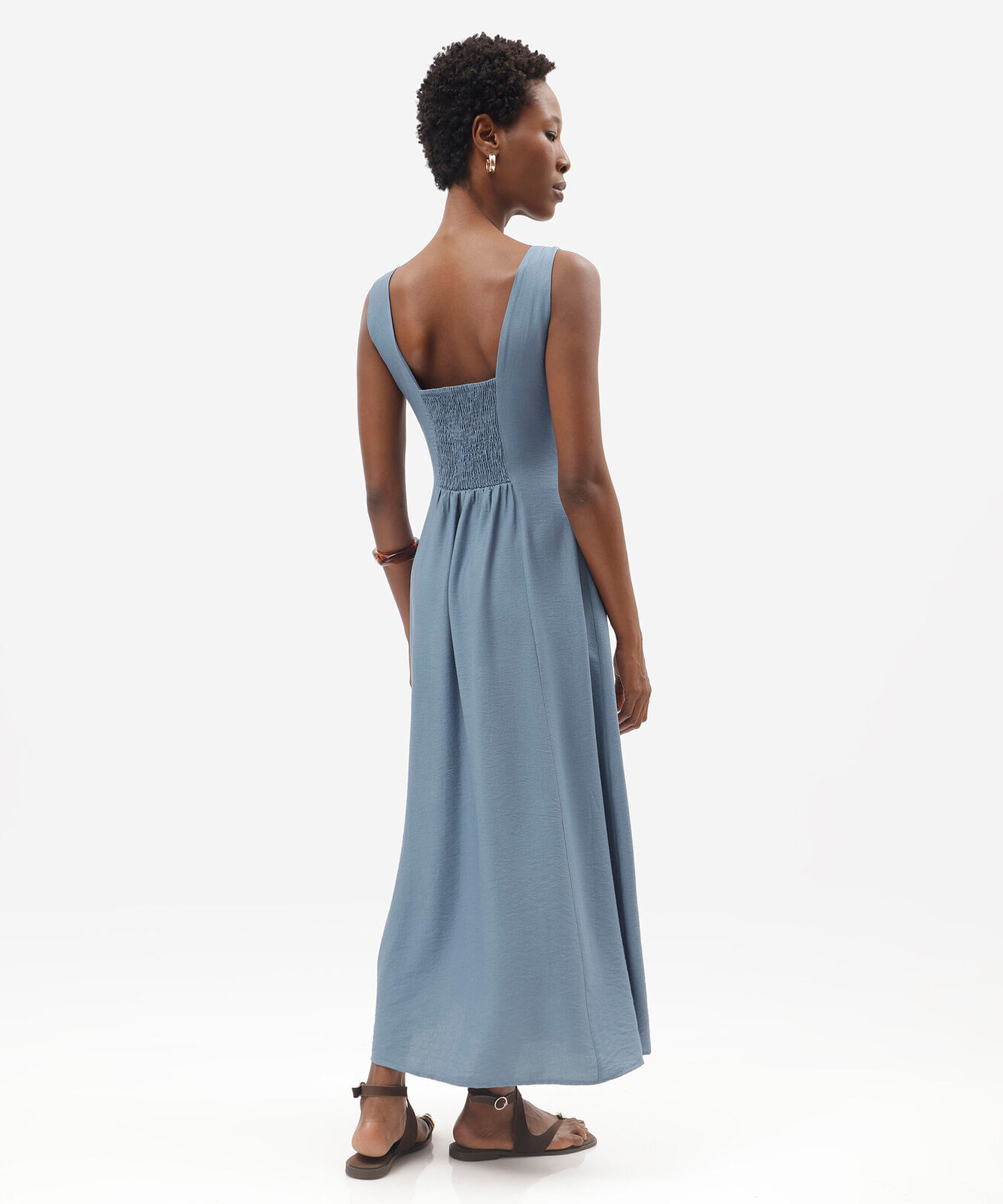 vestido midi evasê feminino com viscose e recortes azul