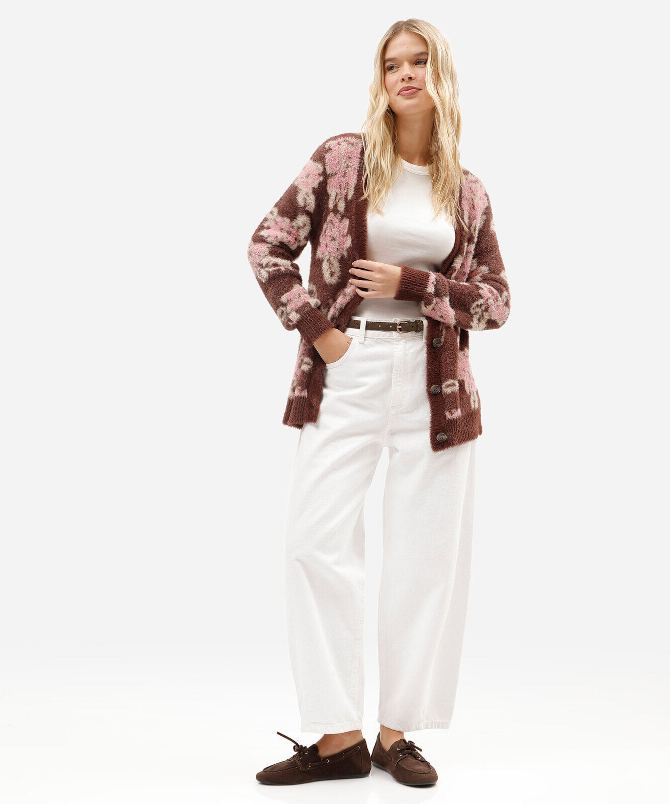 cardigan feminino de tricot floral texturizado marrom