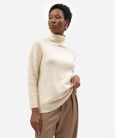 suéter básico feminino de tricot gola alta bege