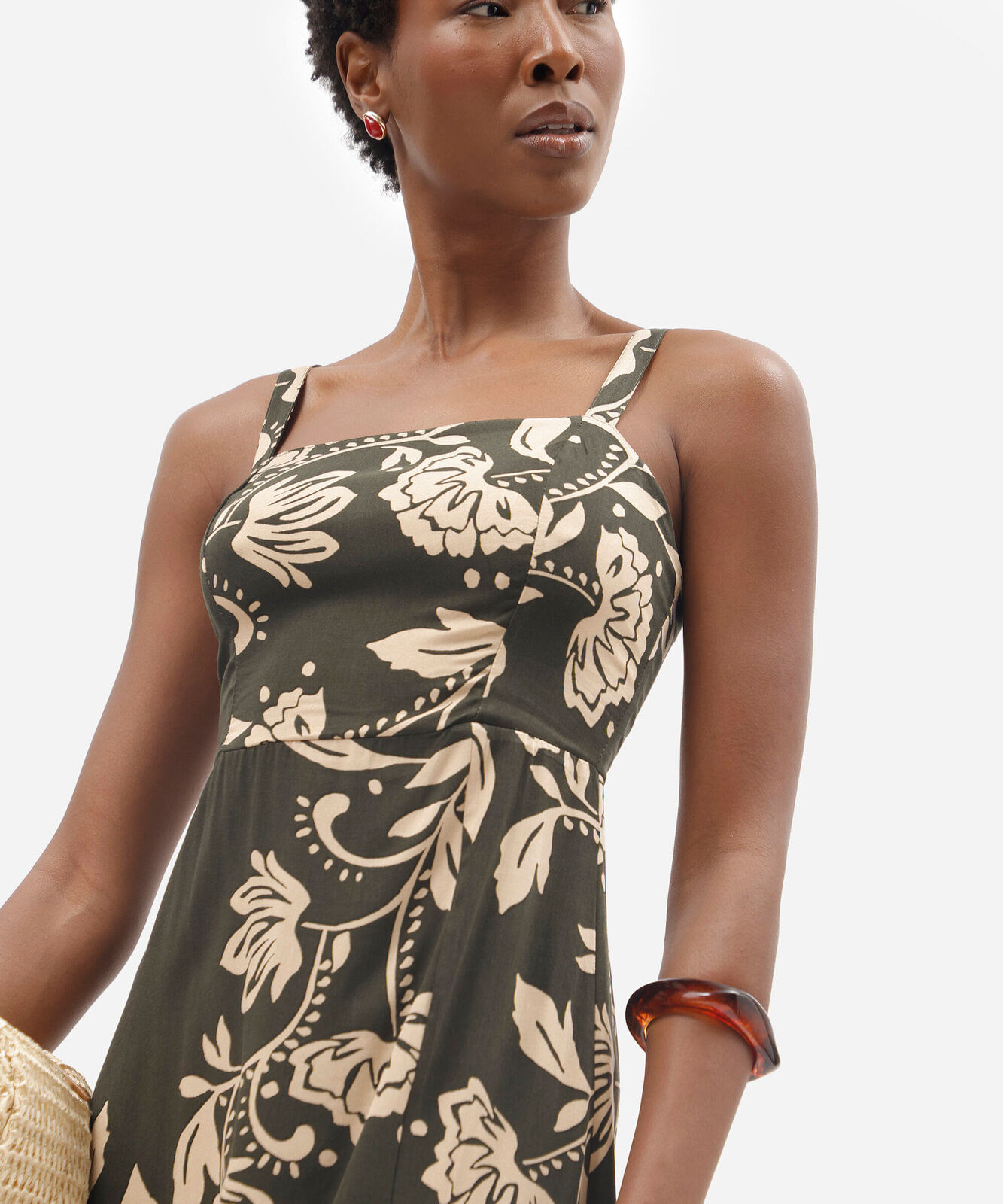 vestido midi feminino de viscose decote quadrado com fenda floral verde