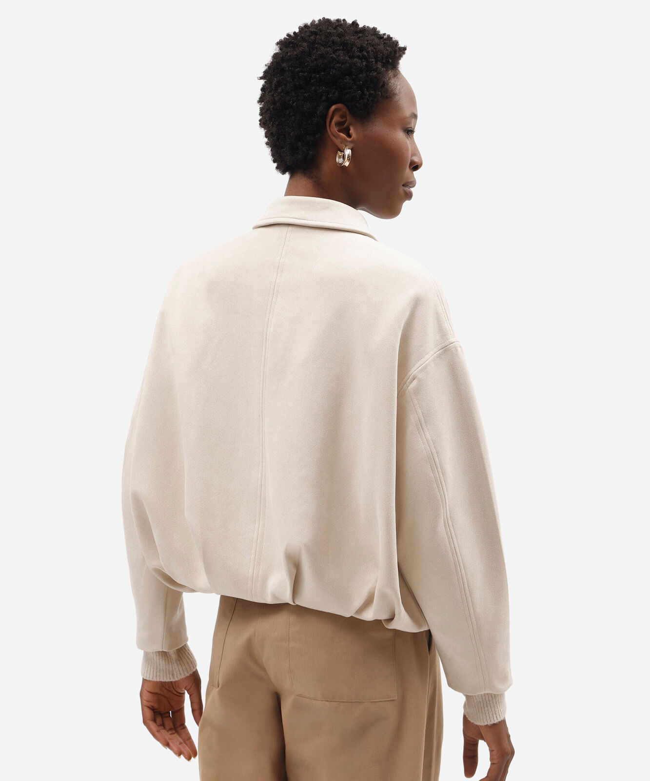 jaqueta balonê oversized feminina de suede bege