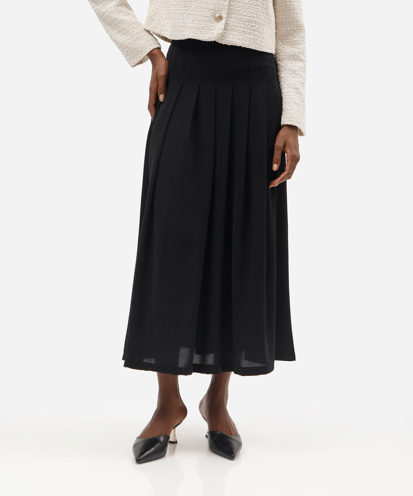 saia midi feminina com pregas preta