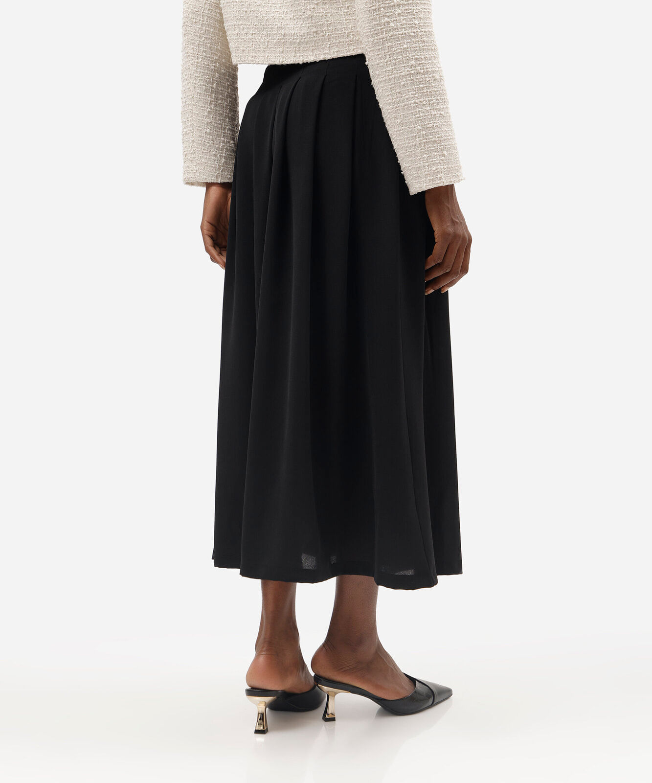saia midi feminina com pregas preta