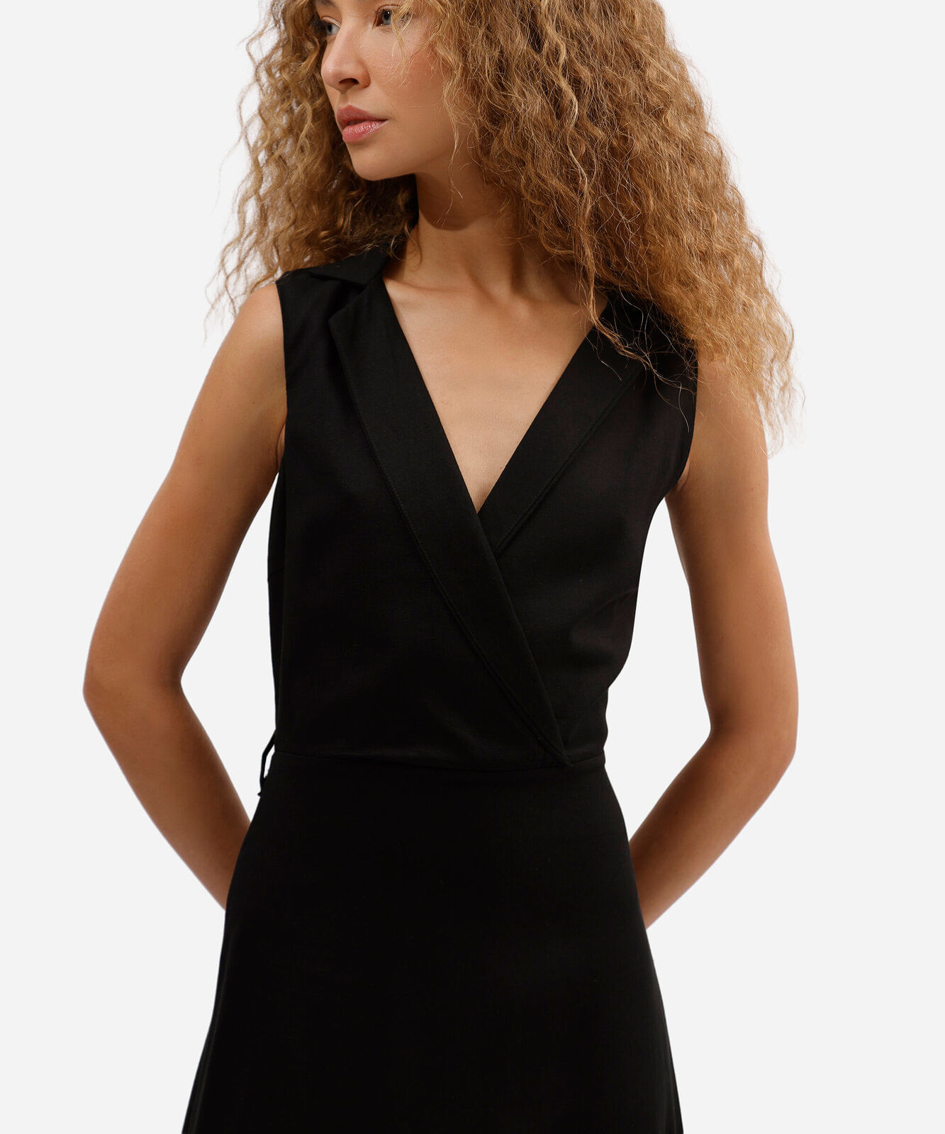 vestido midi feminino com linho decote v preto