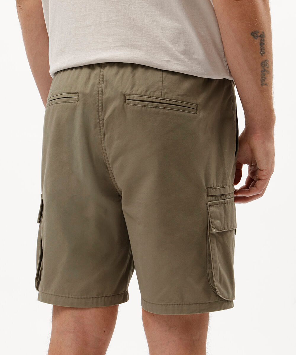 bermuda jogger masculina de sarja bolso cargo verde