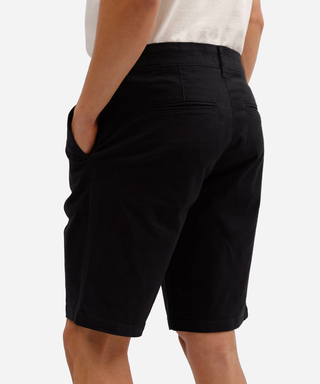 bermuda reta de sarja com bolso preto