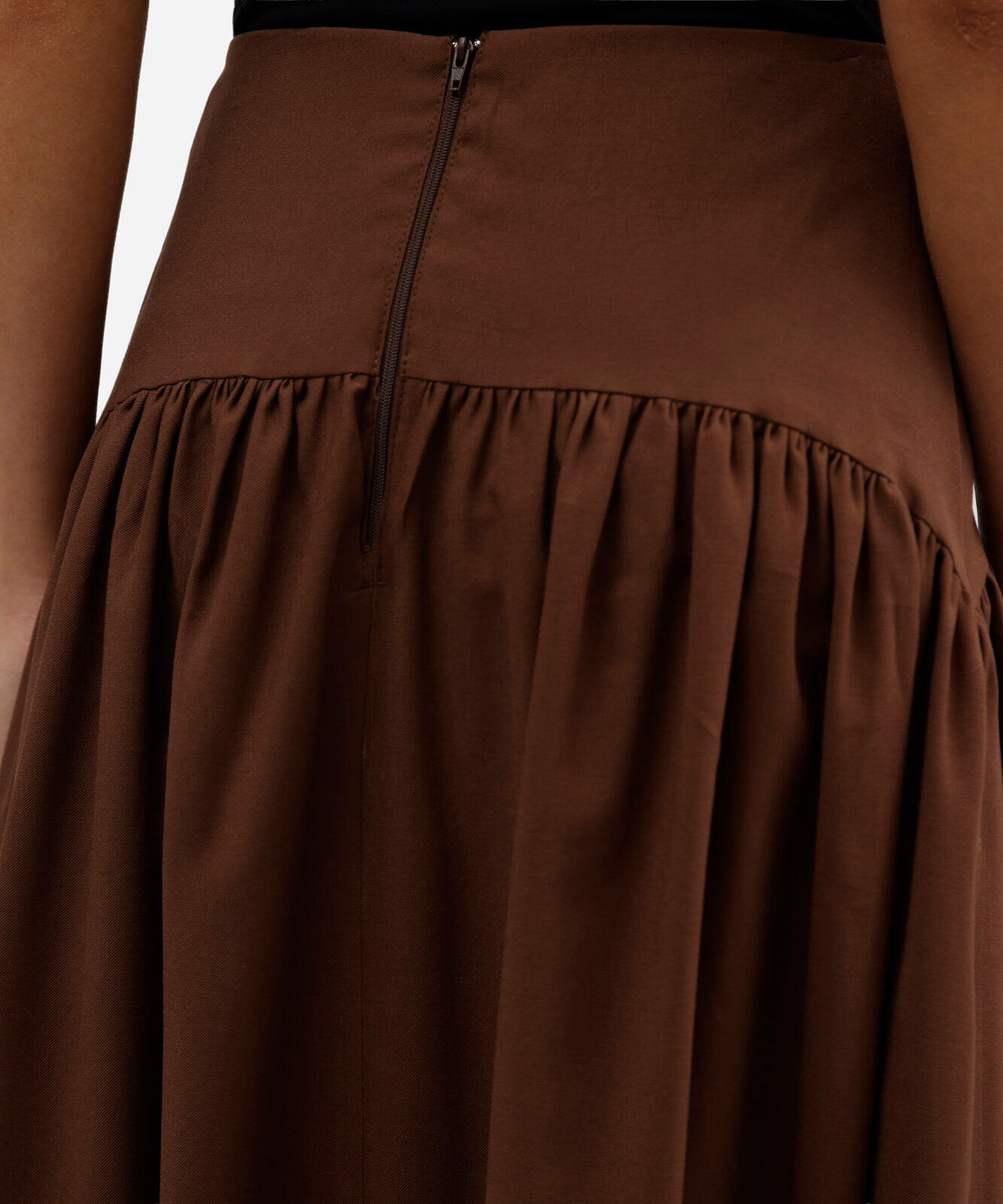 saia midi feminina com recorte franzida marrom