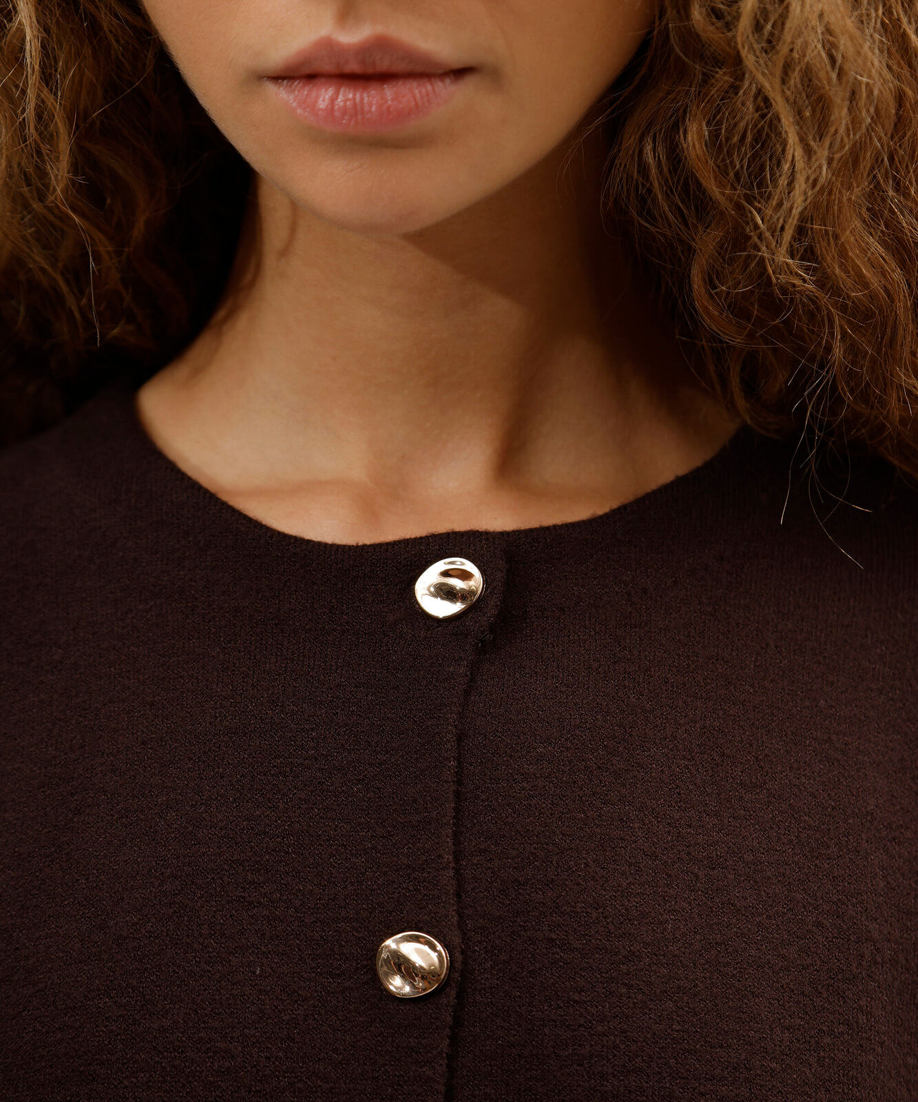 cardigan feminino de tricot assimétrico marrom