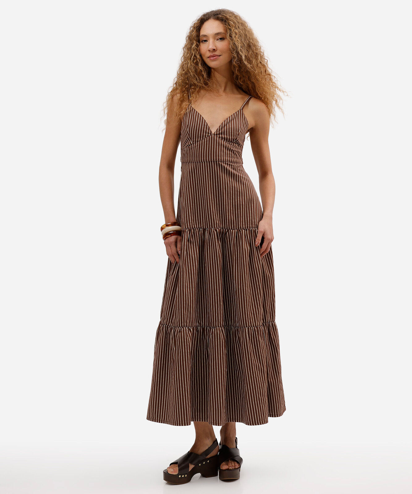 vestido midi alça fina feminino de sarja listrado marrom