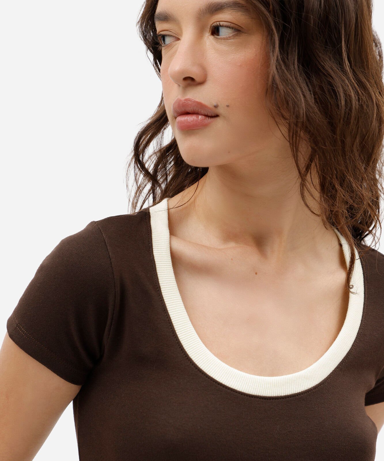 blusa feminina de algodão decote redondo manga curta marrom
