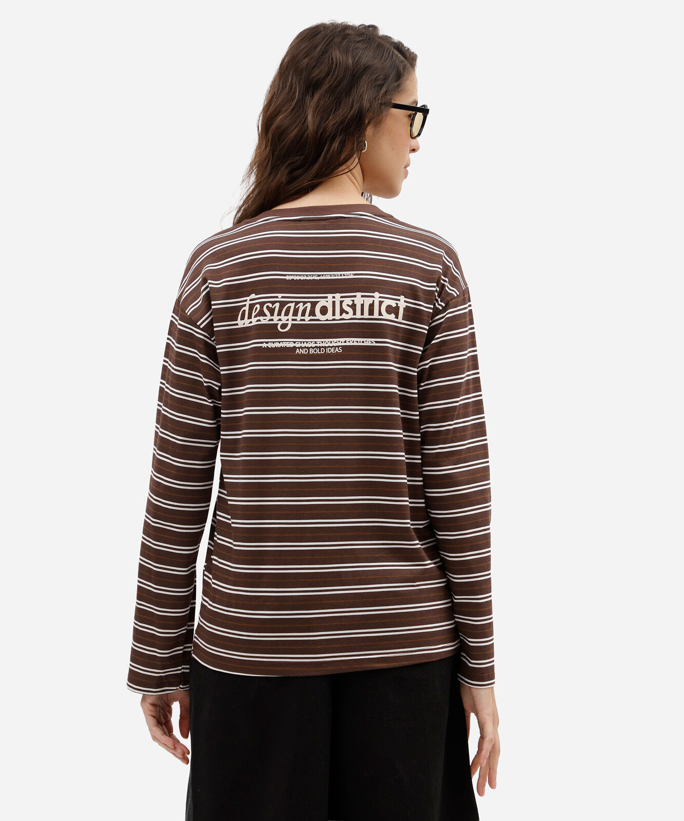 camiseta feminina de algodão manga longa listrada marrom
