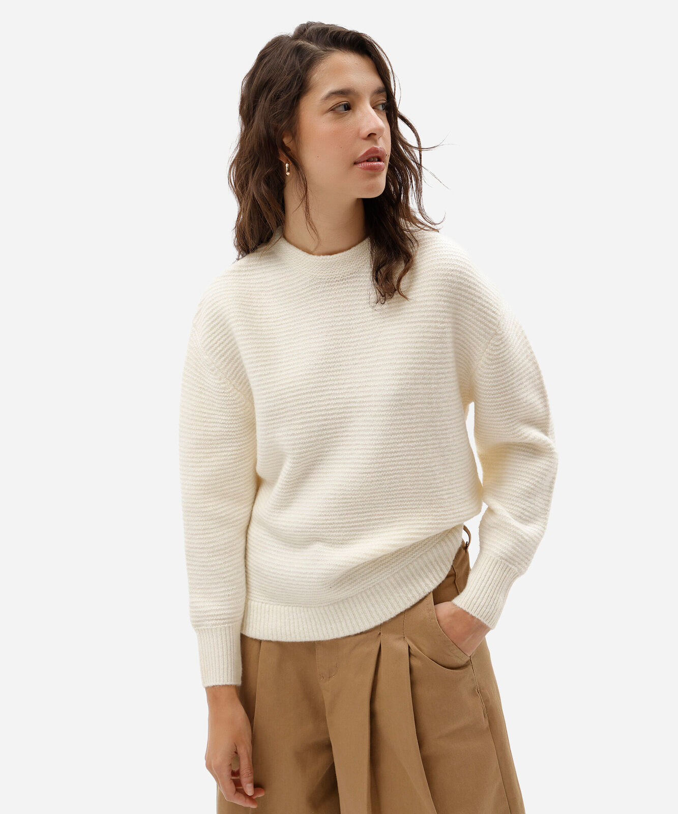 suéter feminino de tricot texturizado bege