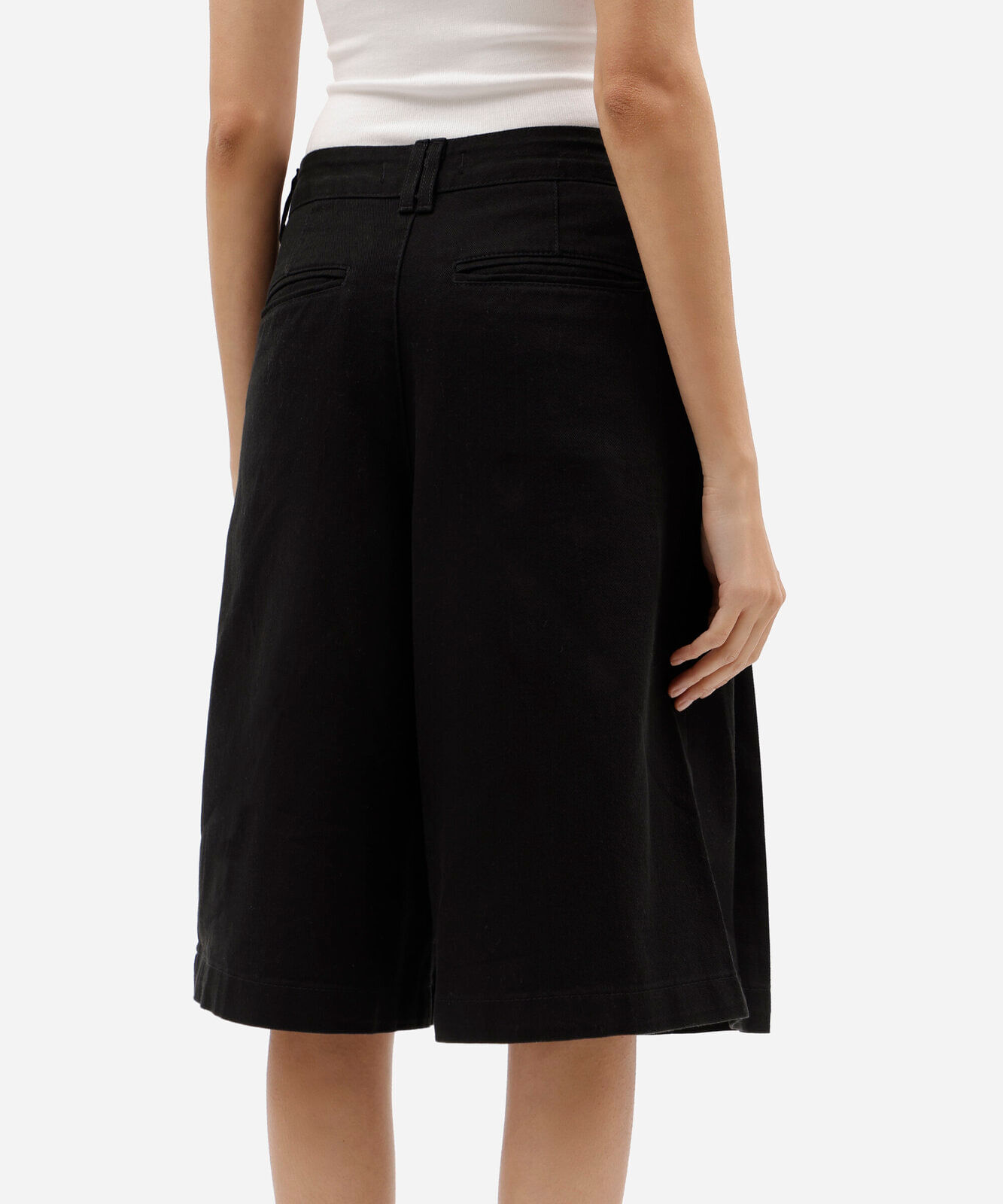 bermuda jorts feminina de sarja com pregas cintura alta preta