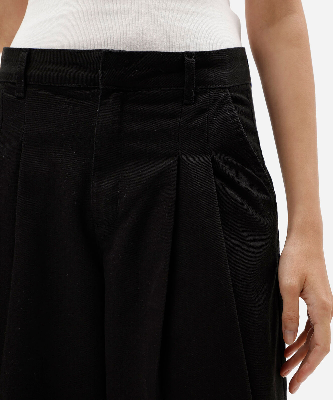 bermuda jorts feminina de sarja com pregas cintura alta preta