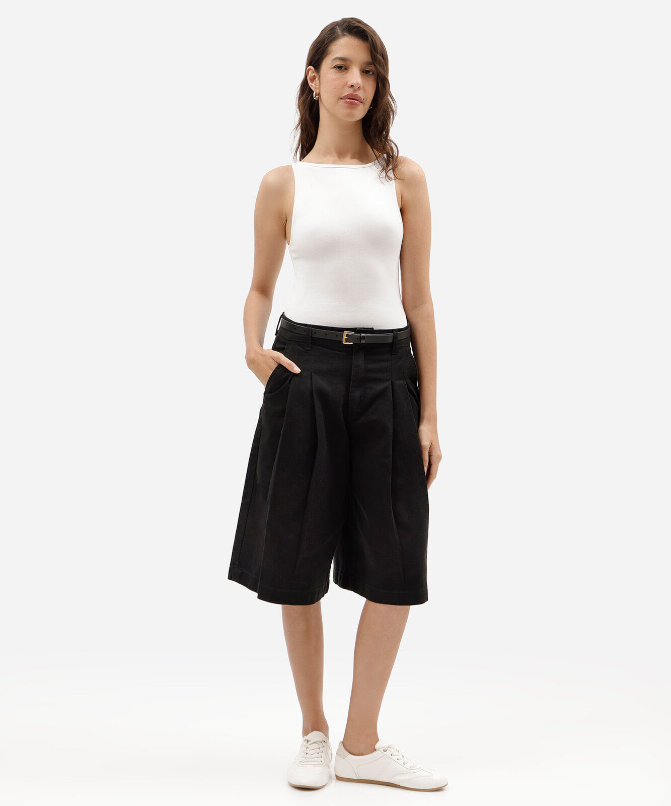 bermuda jorts feminina de sarja com pregas cintura alta preta