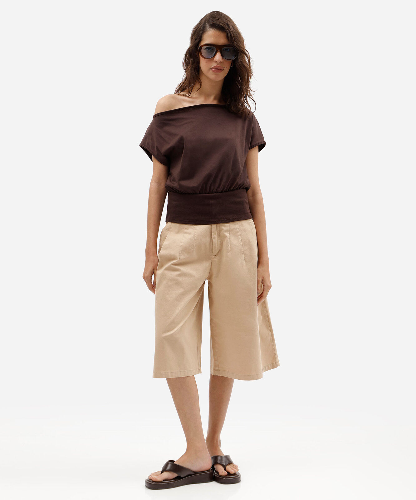 blusa feminina de algodão manga curta assimétrica marrom