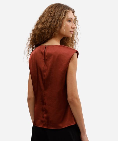 blusa feminina decote degagê com ombreiras marrom
