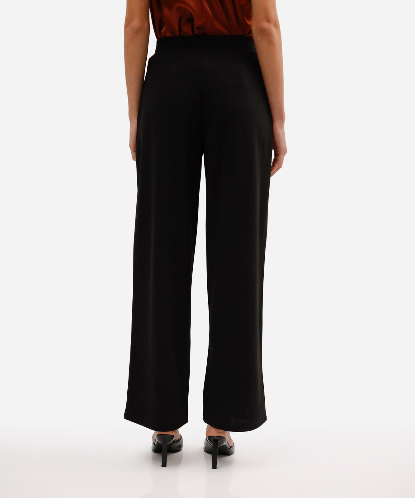 calça feminina wide leg pregas com fivela preta