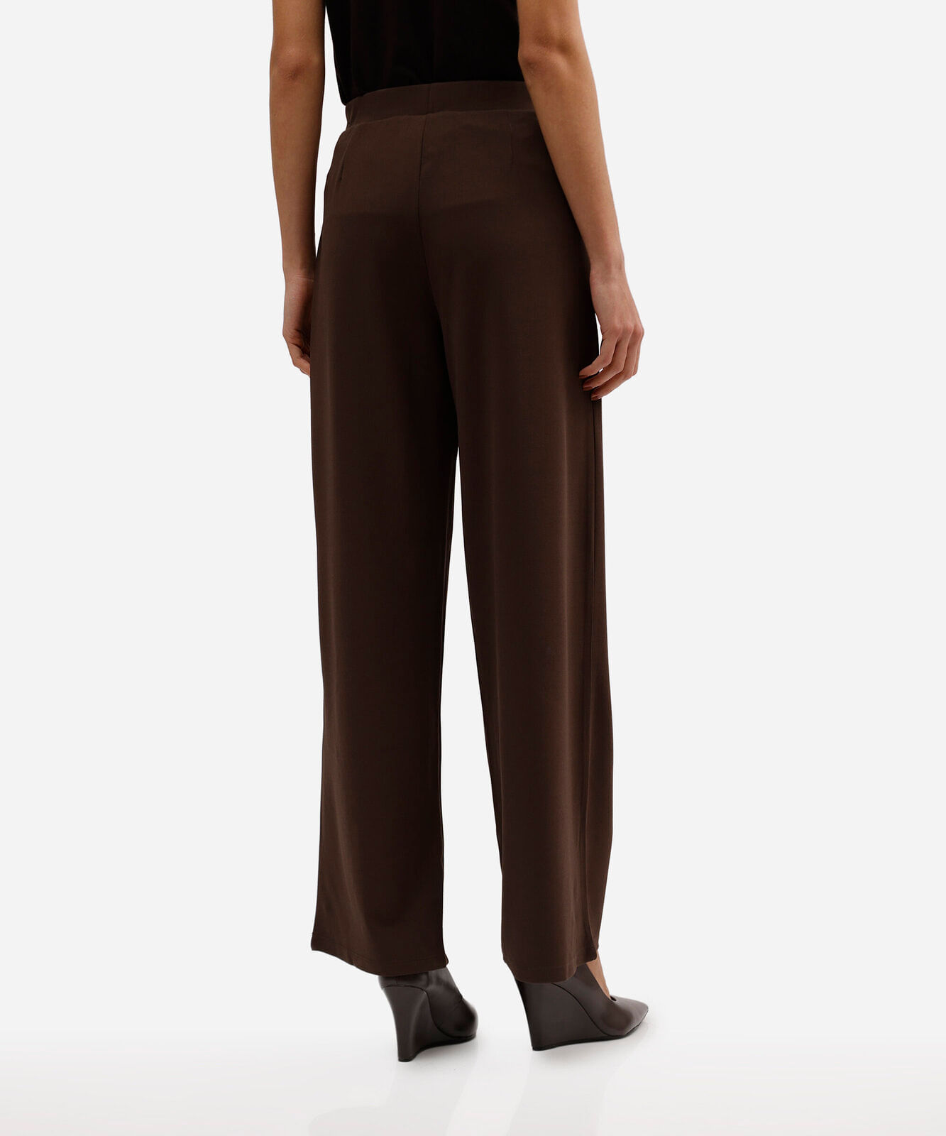 calça feminina wide leg pregas com fivela marrom