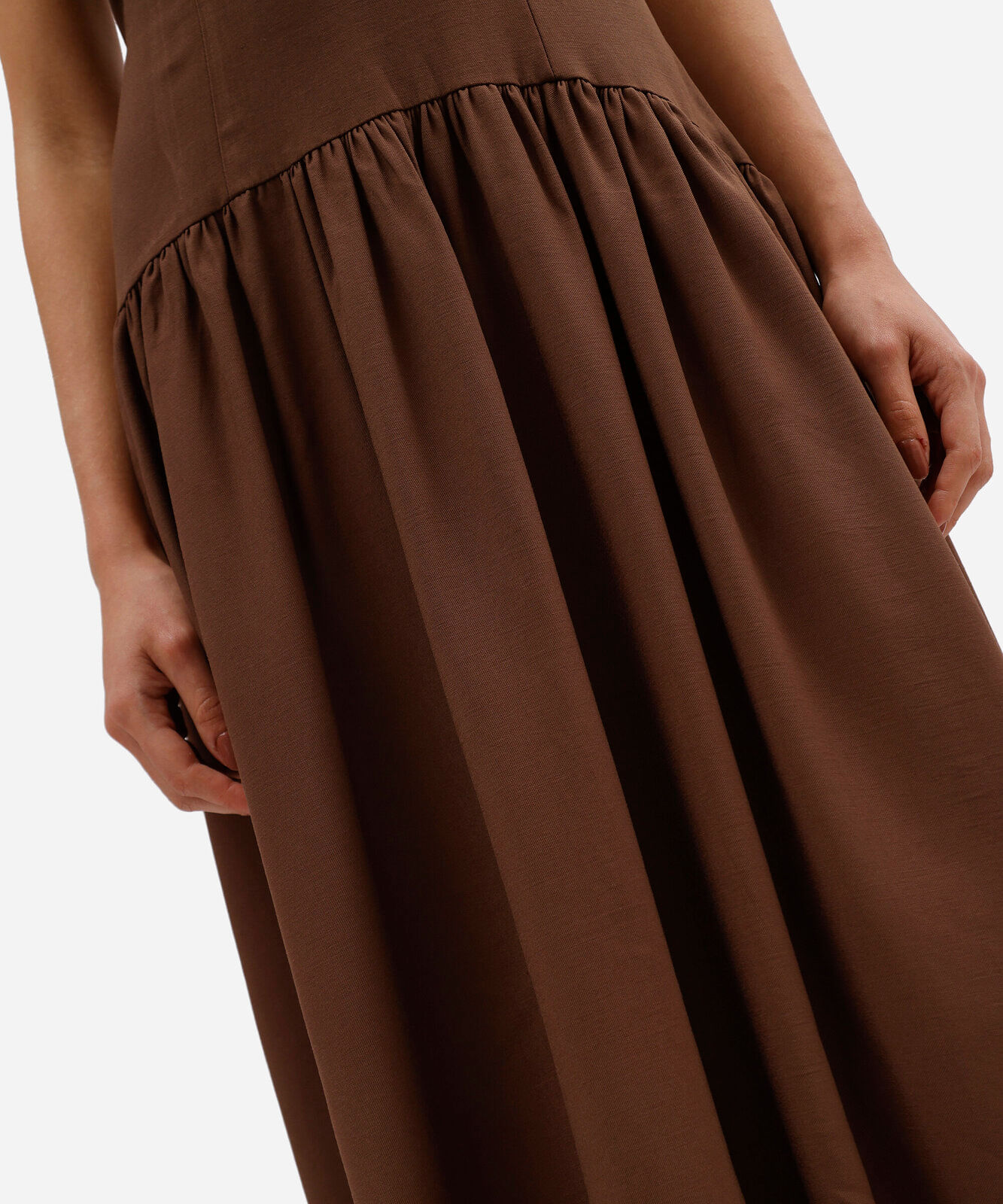 vestido midi feminino com recorte marrom