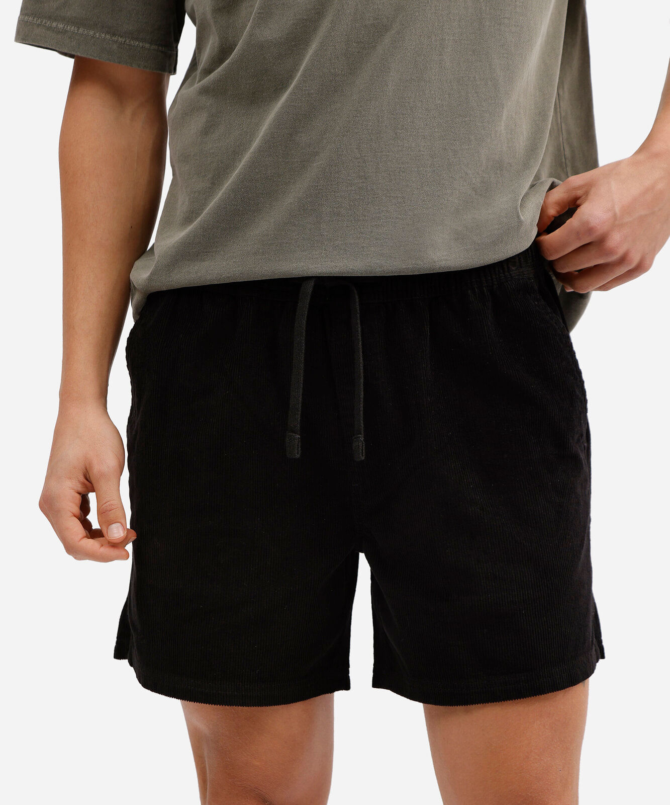 short de veludo cotelê com bolsos preto