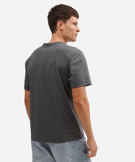 camiseta masculina comfort listrada em algodão texturizado preta