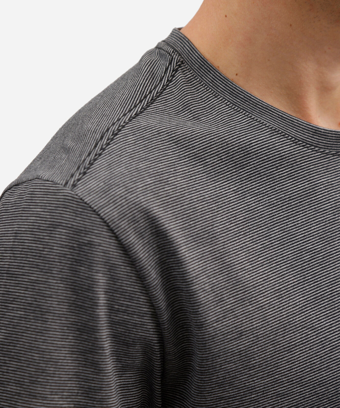 camiseta masculina comfort listrada em algodão texturizado preta