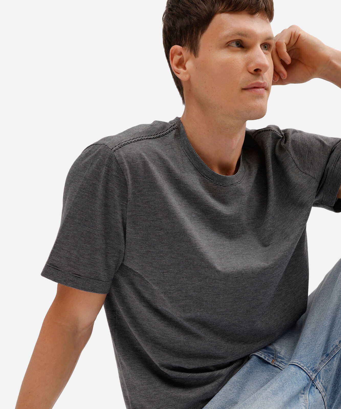 camiseta masculina comfort listrada em algodão texturizado preta