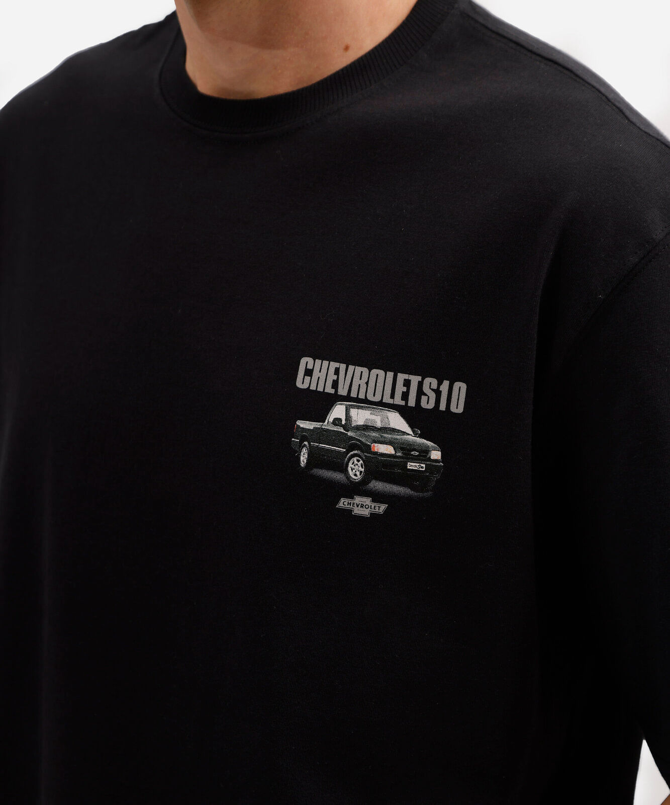camiseta masculina relaxed de algodão com estampa chevrolet s10 preta
