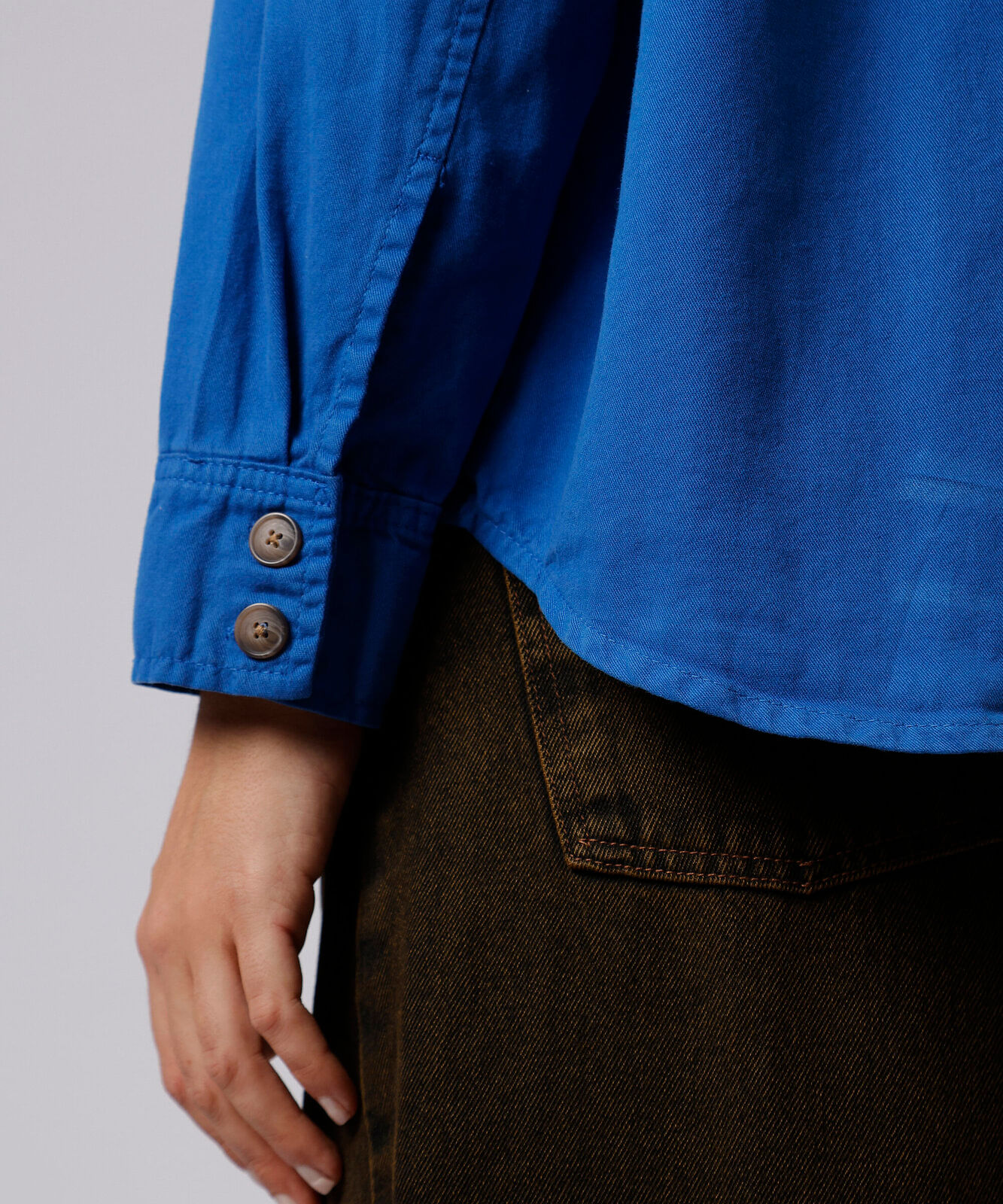 camisa feminina de algodão manga longa funnel neck mindset azul