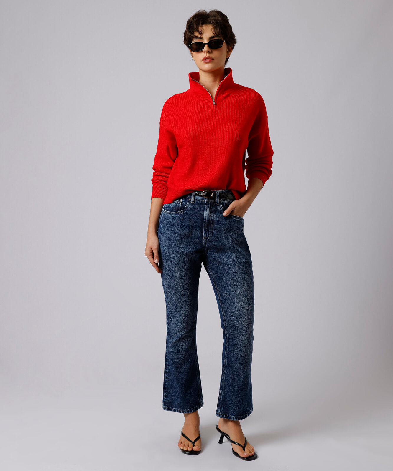 calça jeans flare cropped cintura alta mindset com lavagem marmorizada azul