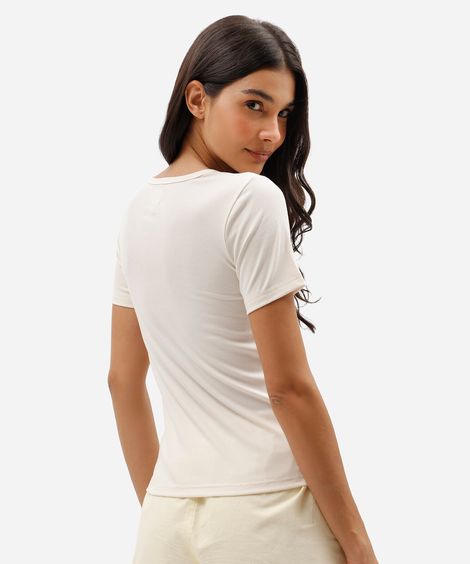 blusa de pijama feminina com botões bege