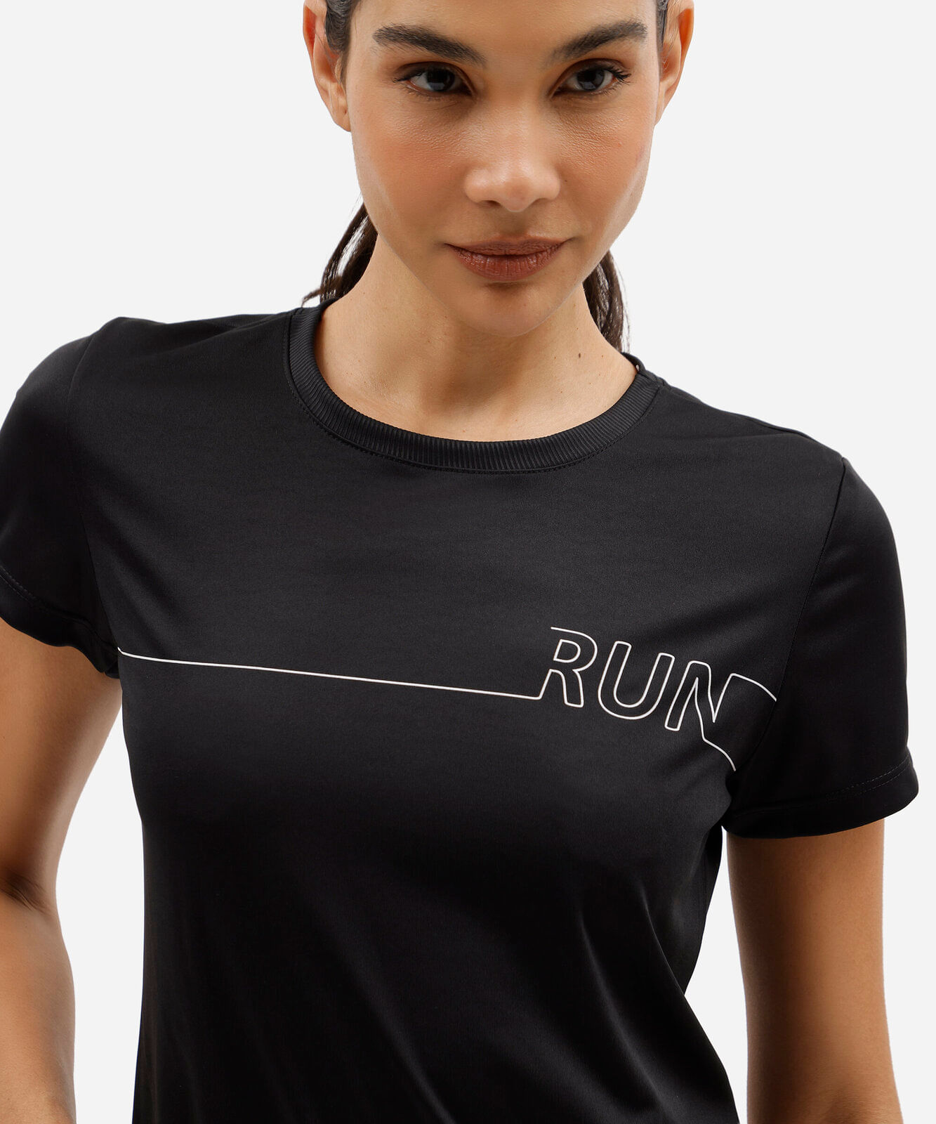 camiseta esportiva feminina manga curta estampada preta